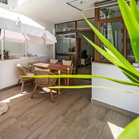 Bliss Terrace , 250 M From The Waves Apartamento